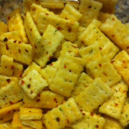 recipe crackers ranch dressing red pepper Spicy Ranch Crackers (No-Bake Recipe)