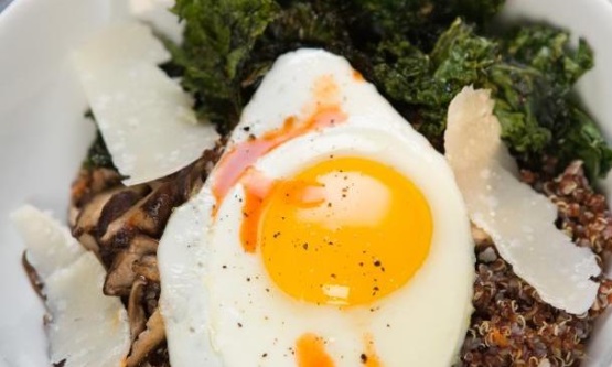 Tia Mowry's Quinoa Breakfast Bowl With Crispy Kale Chips