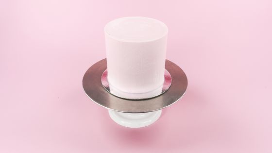 Crumb coat & frost the cake