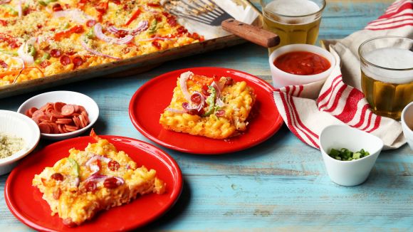 Sheet Pan Mac & Cheese Pizza