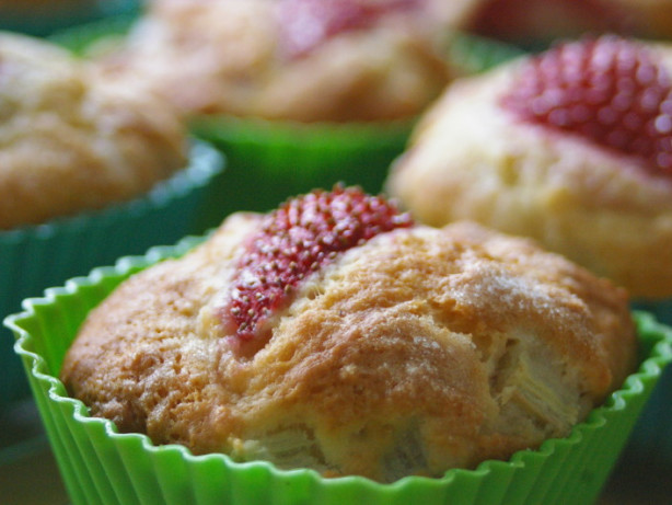 Strawberry-Rhubarb Muffins
