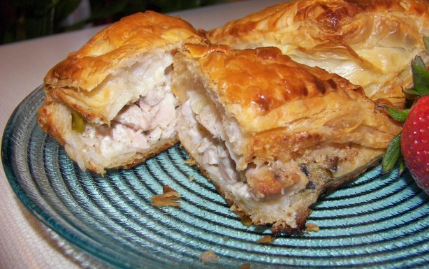 Creamy Chicken and Garlic Picnic Pasties-Parcels