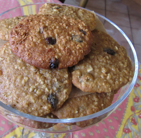 Irish Raisin Cookies R Ed Cipe Soft And Chewy Oatmeal Raisin Cookies Recipe Raisin Cookie Recipe Soft Oatmeal Raisin Monnaiesdesinges