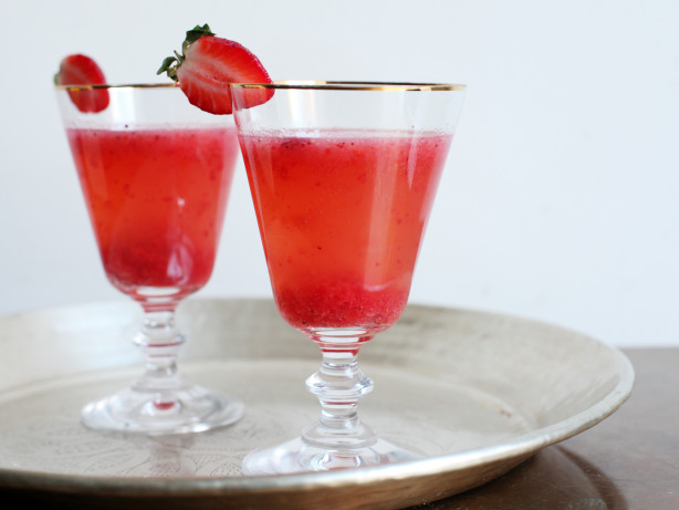 Strawberry Champagne Cocktail