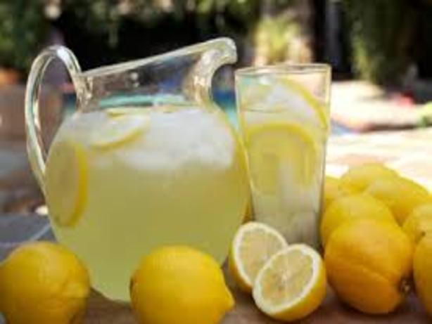 تحضير عصير الليمون الحامض المنعش واللذيذ