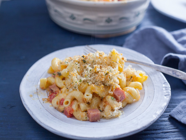 Smoky Mac & Cheese with Tomatoes