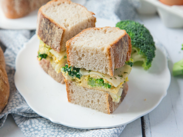 Broccoli & Egg Sandwich