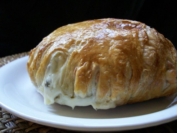 Mushroom-Stuffed Brie en Croute