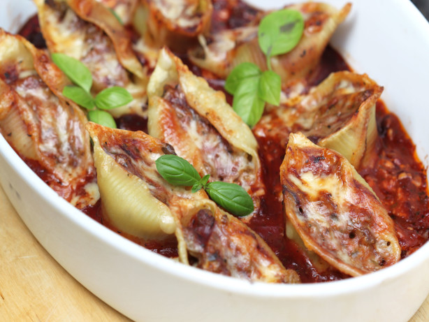 Cheesy Beef-Stuffed Pasta Shells