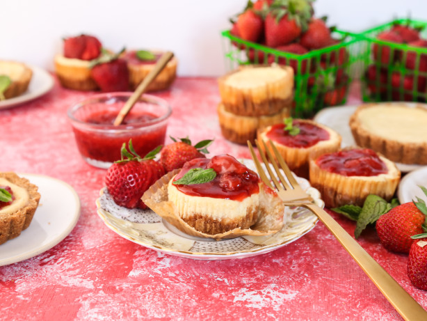 Mini Strawberry Cheesecakes