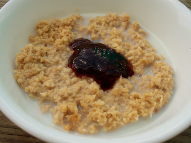 Peanut Butter (& Jelly) Oatmeal