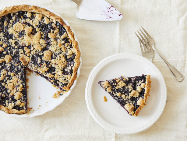 New England: Blueberry Crumb Pie