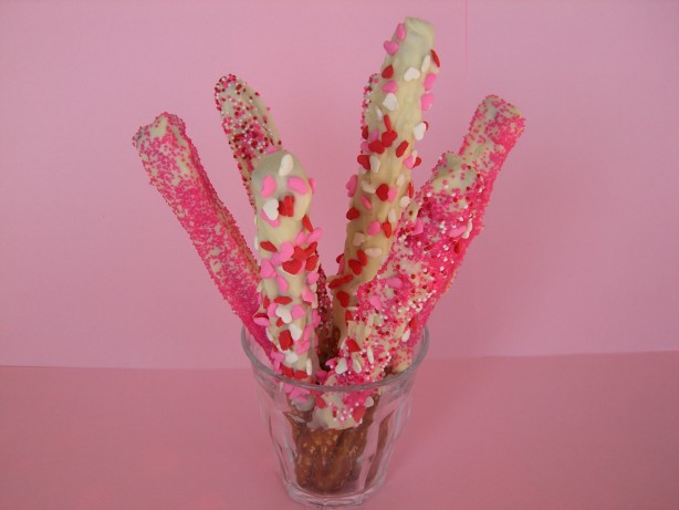 Chocolate-Dipped Pretzels