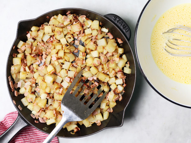Easy Cheesy Ham & Potato Frittata