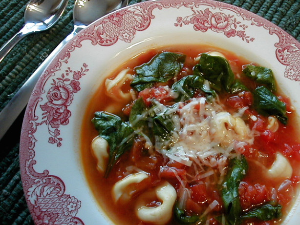 Tomato & Spinach Tortellini Soup