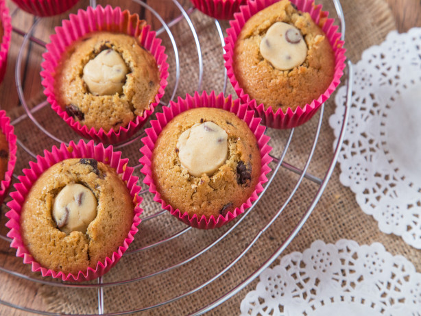 Chocolate Chip Cookie Dough Cupcakes