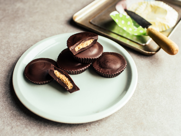 Raw Vegan Peanut Butter Cups