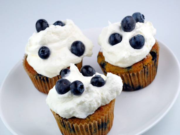 Blueberries & Cream Cupcakes