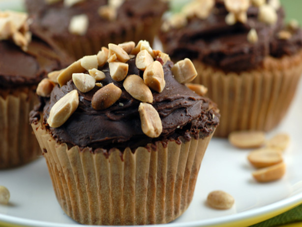 Gluten-Free Peanut Butter Chocolate Chip Cupcakes