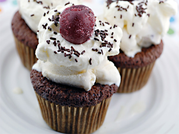 Ice Cream Sundae Cupcakes