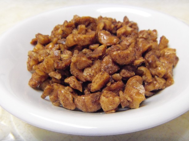 Cinnamon-Maple Macadamia Nuts