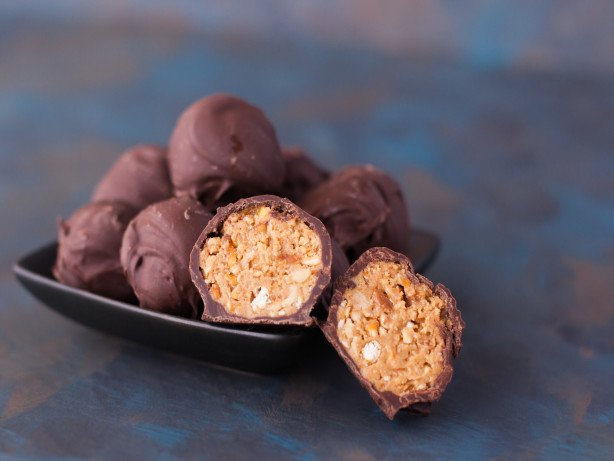 Peanut Butter Pretzel Truffles