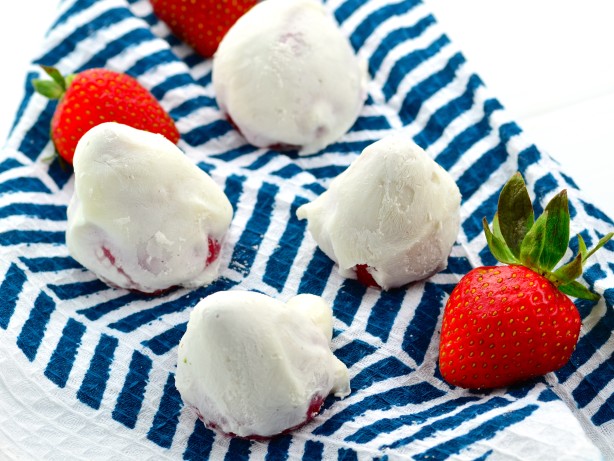 Frozen Yogurt-Covered Strawberries