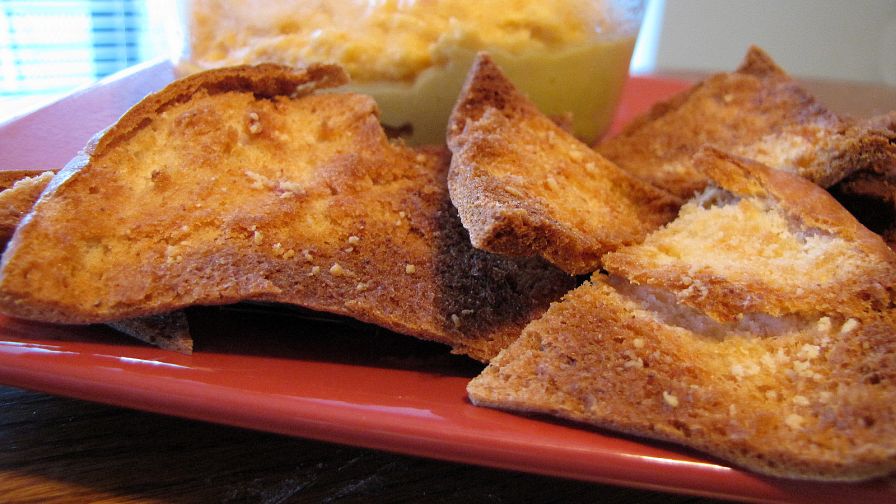 calories in pita bread triangles